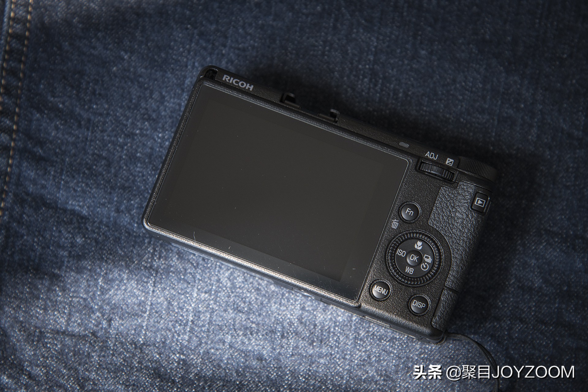 聚目体验丨最近有点儿红的街拍利器：理光GRIII入手体验