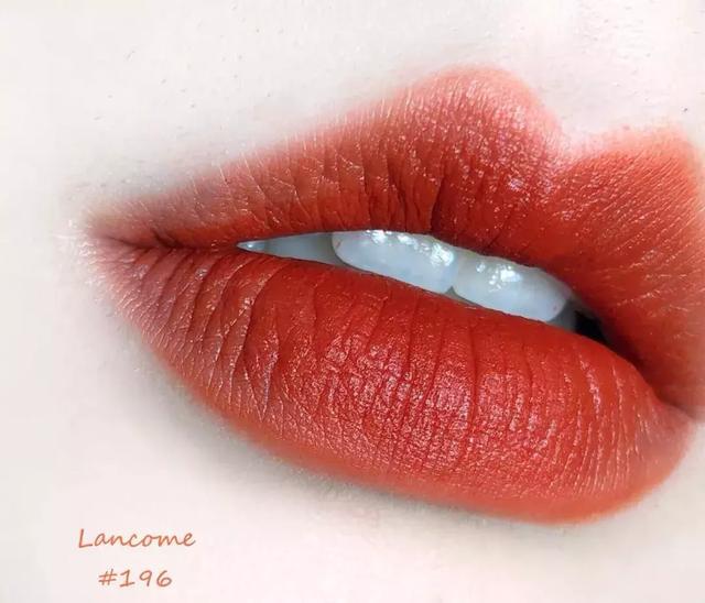 口红胡萝卜色和复古绛红对比 (胡萝卜口红是什么颜色人手都有的)