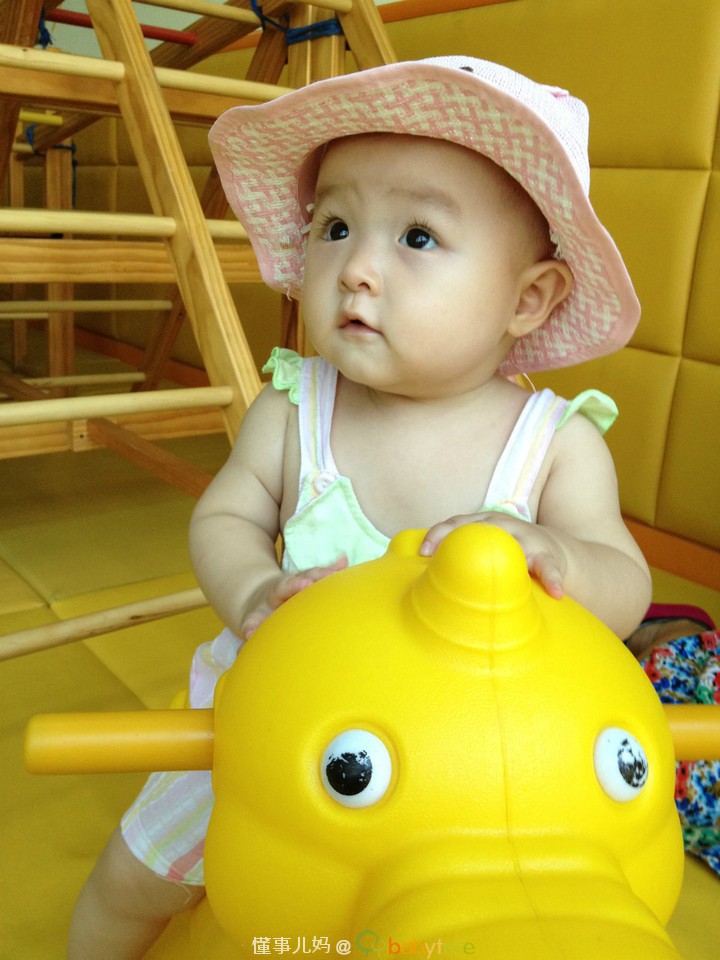 北京妈妈给孩子报补习班花好多钱,0-3岁儿童启蒙早教鸭子学说话