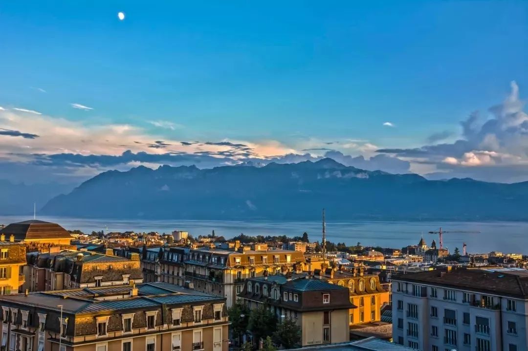 因为太美禁止拍照的小镇,世界上幸福指数爆棚的国家