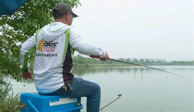 4月钓鲫，这2款窝料，助你上鱼事半功倍