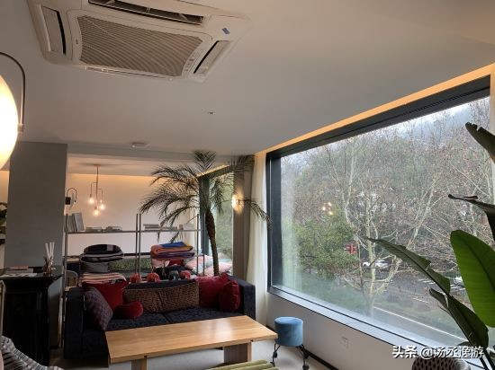 今日附近住宿酒店推荐便宜的,雅安瓦当瓦舍艺悦旅行酒店电话