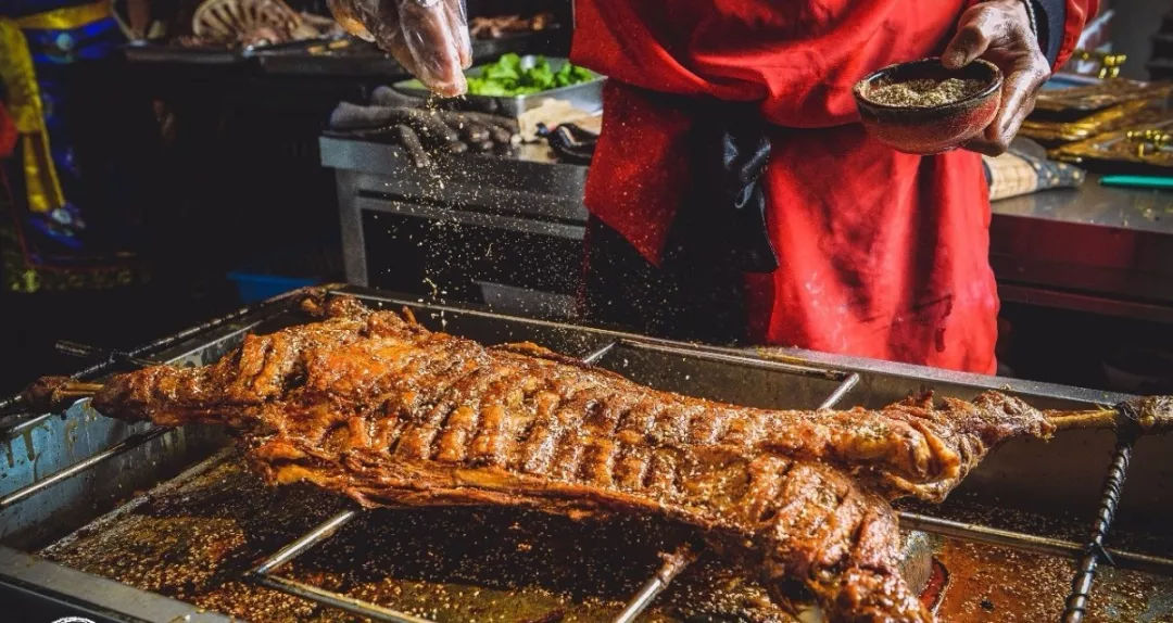 去内蒙吃烤全羊去哪里,自驾坝上烤全羊