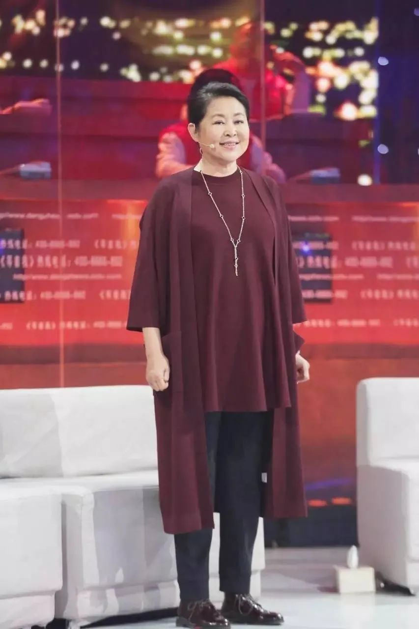 从倪萍到王冰冰国脸的审美变迁,与倪萍同年代的央视女主持人有谁