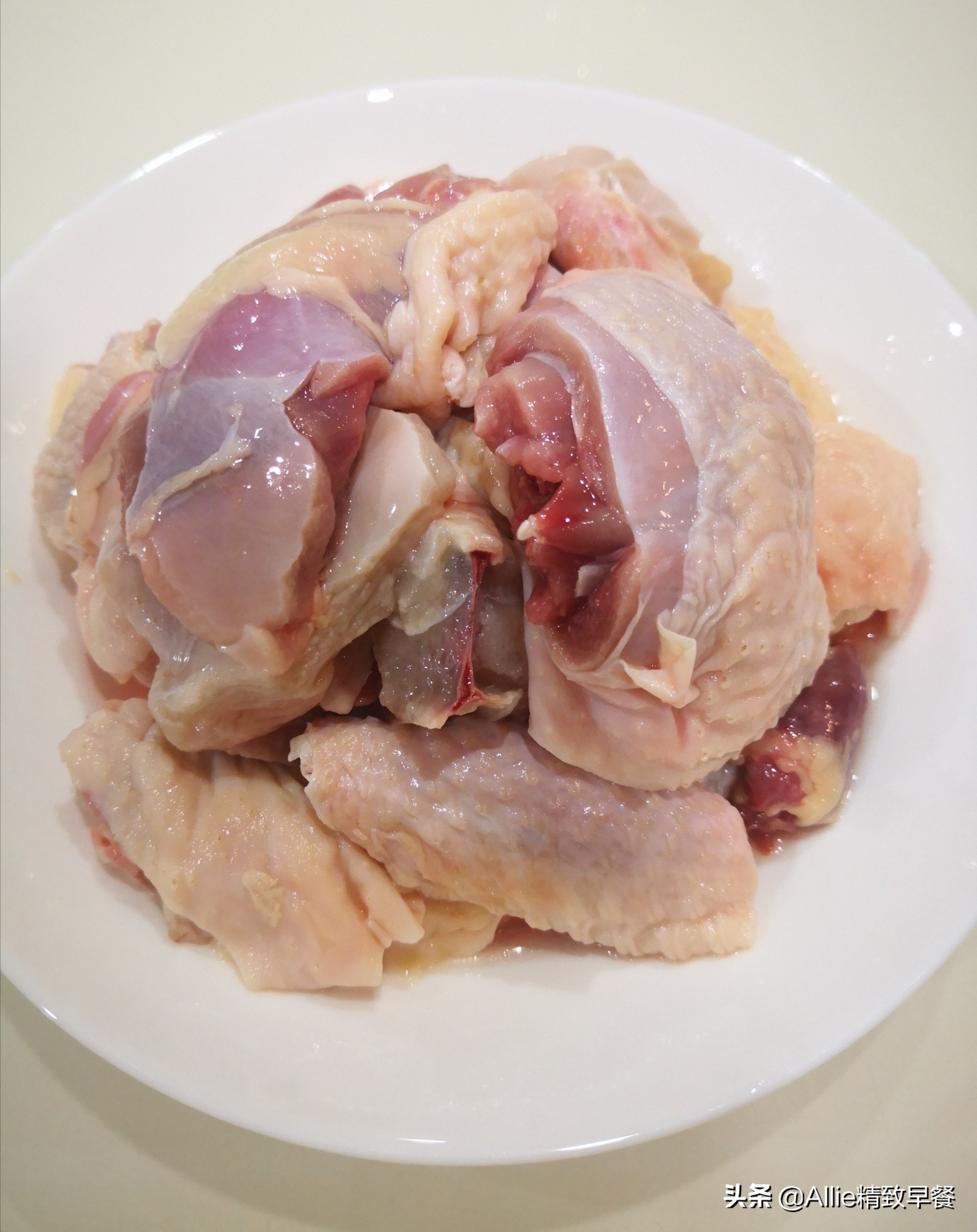 分享一道营养老母鸡汤,营养老母鸡菌汤