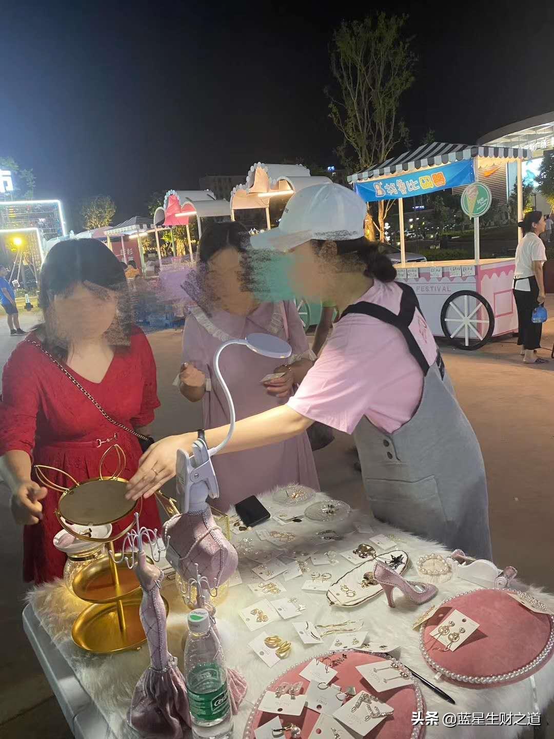 摆摊卖了一副耳环利润6元,摆地摊耳环收入