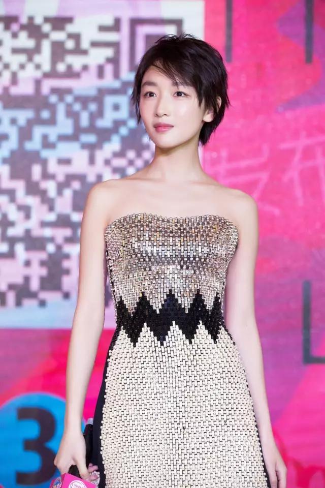 周冬雨过去的小粗腿,小粗腿逆袭