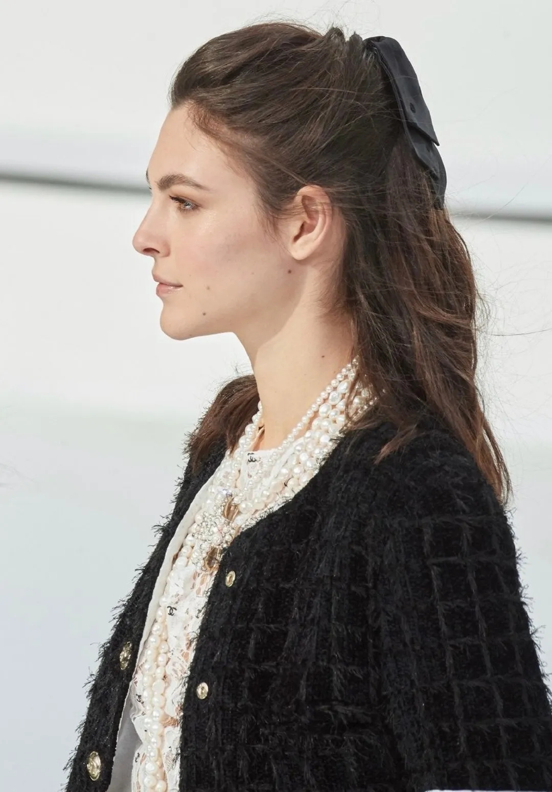 女生头上有东西,女生头上小饰品