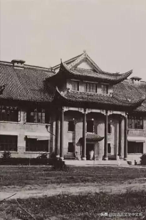 梁实秋与鲁迅大战八年,梁实秋的全部作品