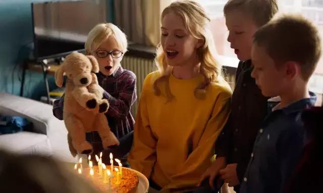 抱歉，这部被戛纳吹上天的影片，再过十年我们也不敢拍！