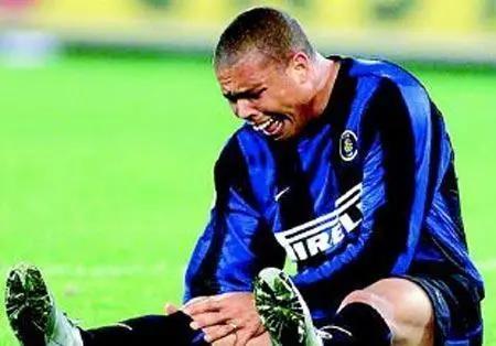 足坛史上十大受伤名场面,世界足球前十名最厉害球员