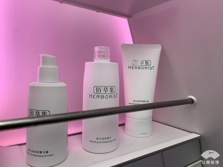 拔草国航第一架A350墨镜侠！机舱配置和服务水准，不亚于五星航司