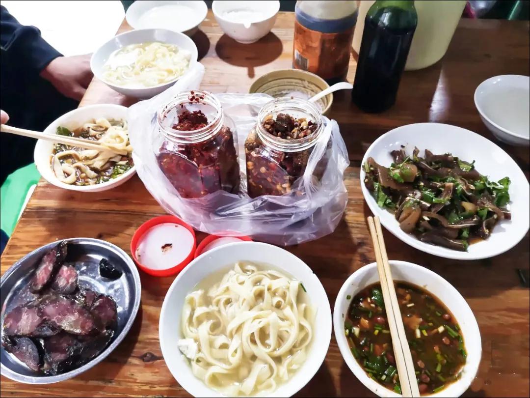 西南大吃省里的嗦粉冠军，这座吃货宜居城市值得关注