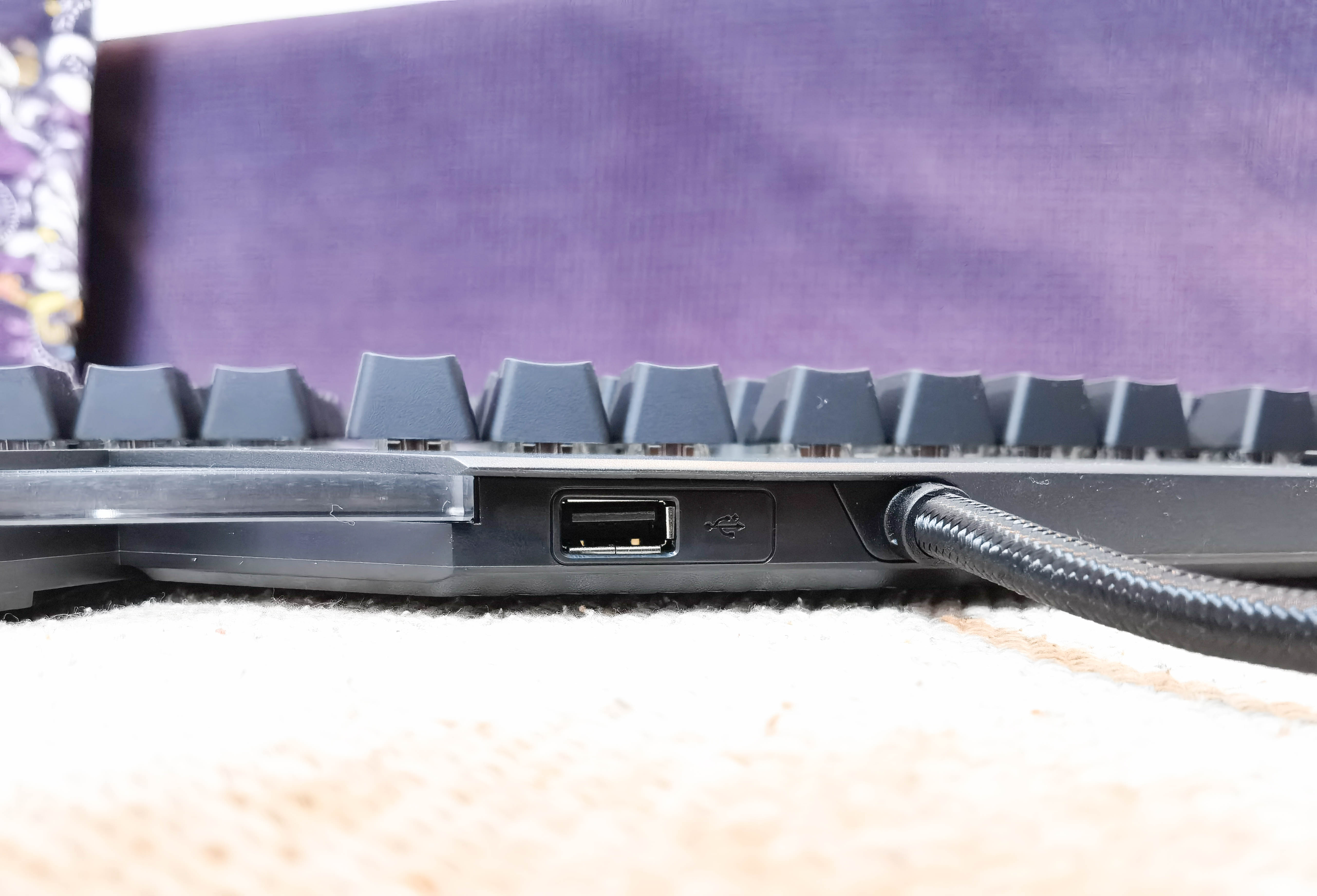 华硕rogflare键盘,rogstrixflare有线机械键盘