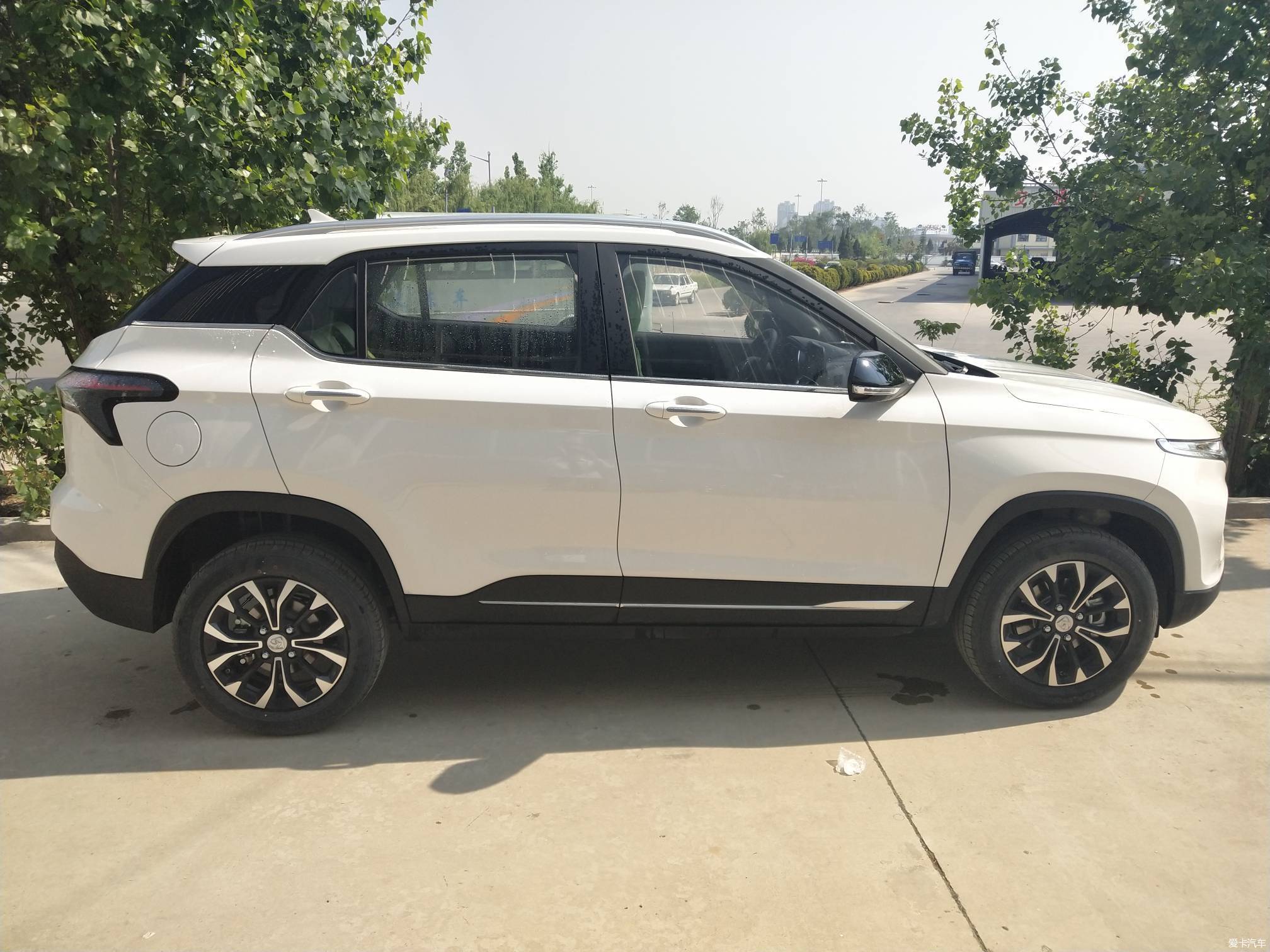 90后小伙喜提保时捷车,小伙喜提510