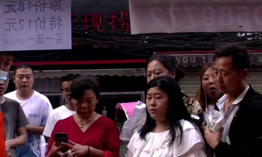 大学生暑期摆摊卖什么小吃,在校大学生摆摊卖小吃