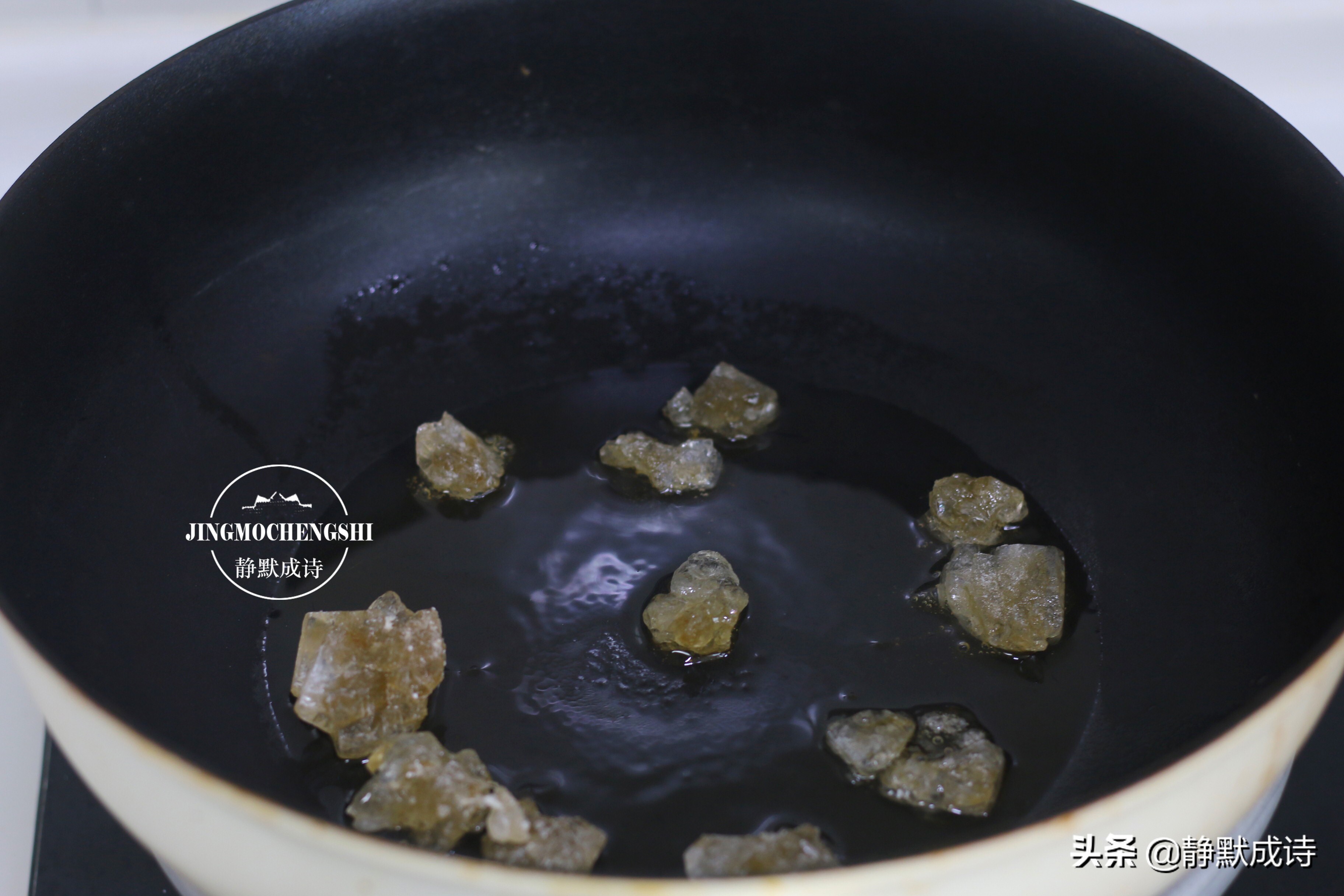 用新做法烧了4个鸡腿,一出锅就被孩子吃了个精光,这做法值得学