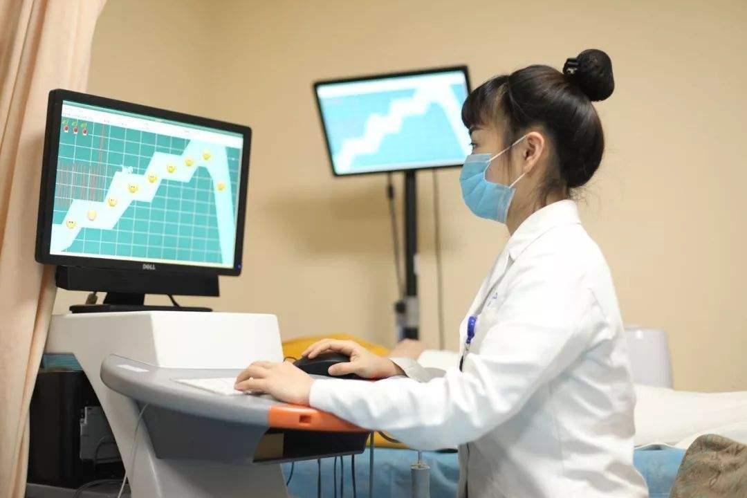 女人顺产生完孩子为什么会尿不尽,女人顺产后再生孩子疼吗