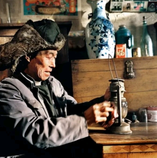 农村出殡为啥长子摔瓦盆,出殡摔瓦盆没碎对谁不好