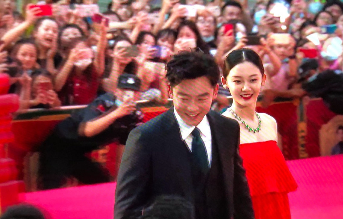 浪子回头是假？郑恺“夜店小王子”称号名不虚传！网友：心疼苗苗