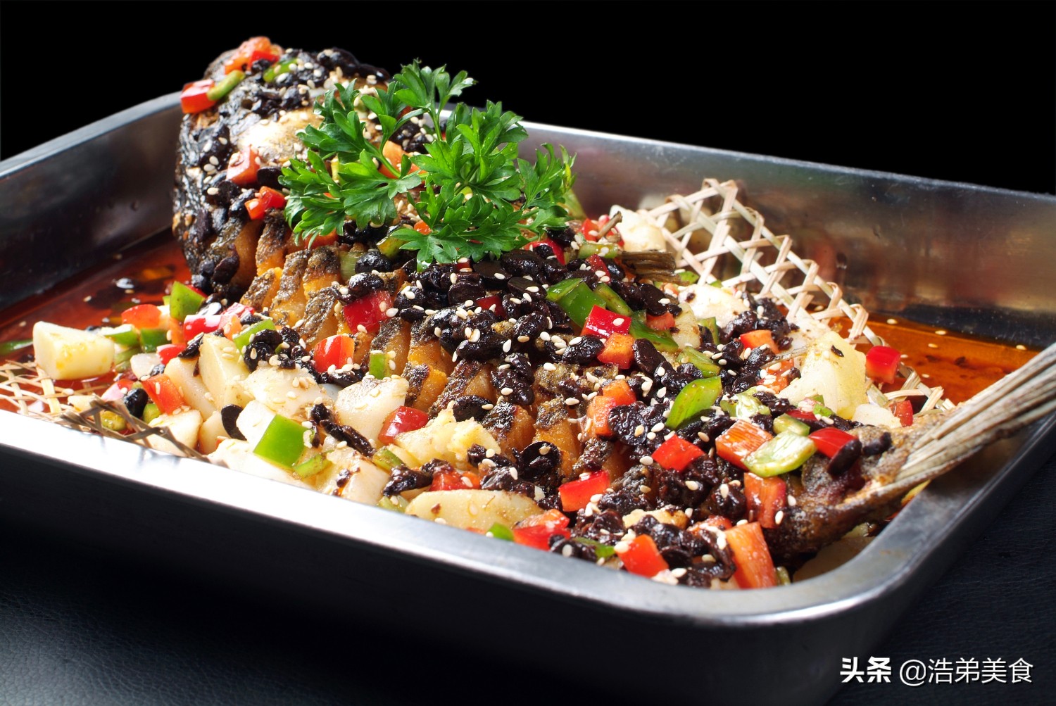 烤鱼店制作烤鱼全过程,厨师长秘制烤鱼配方分享