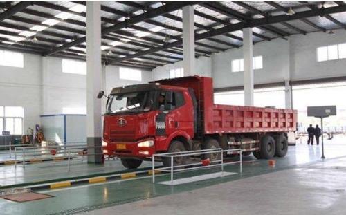 货车年审轮胎有点伤有影响吗,货车轮胎年检通不过怎么办