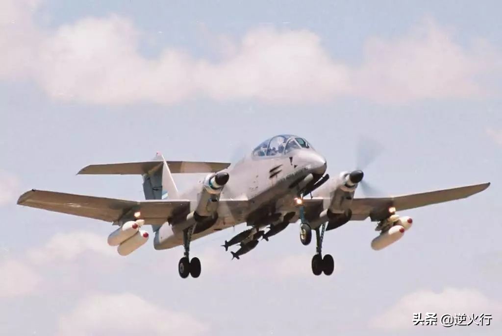 曾经号称南美老大，和英国动武，如今穷成这样居然靠踢足球打对手