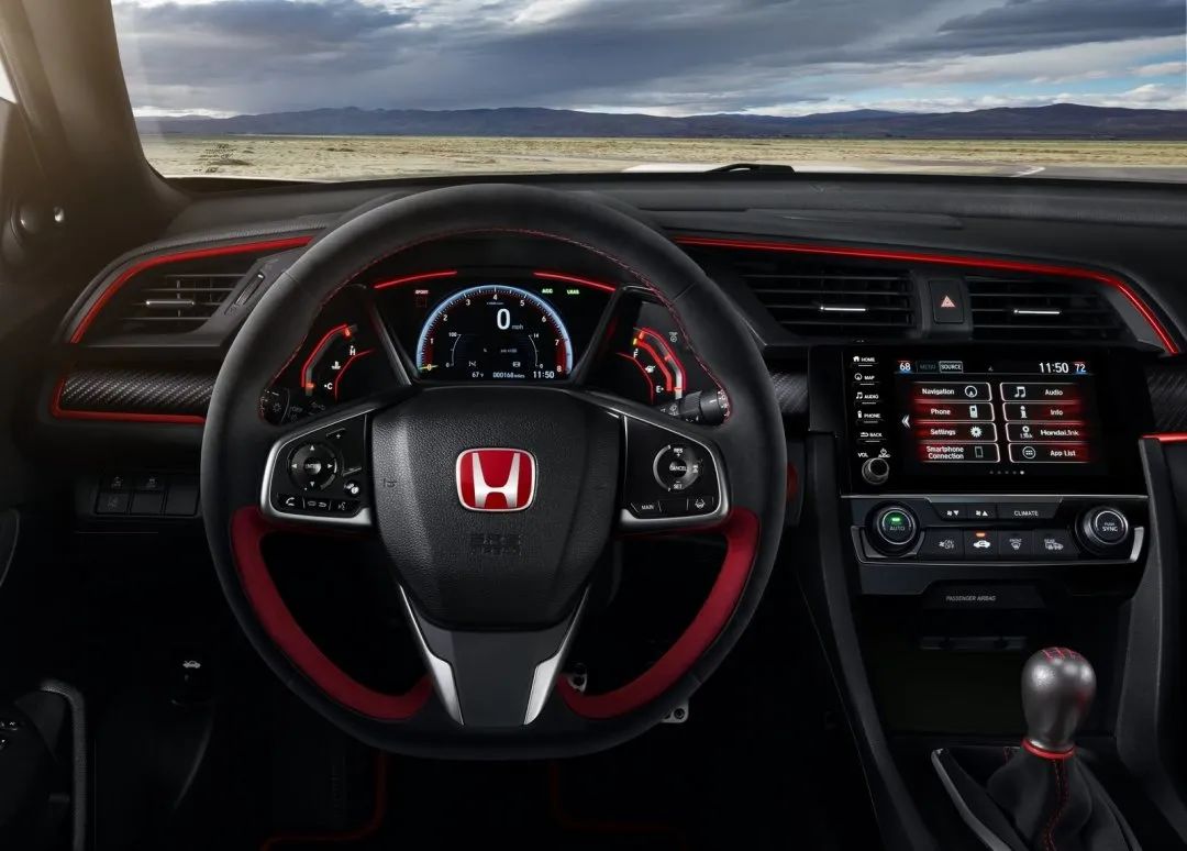 思域hatchback对比新款思域,本田思域为什么说买发动机送车