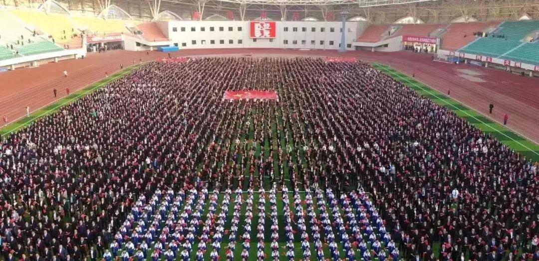 临夏奥体中心和兰州奥体哪个好,临夏最好看的奥体中心