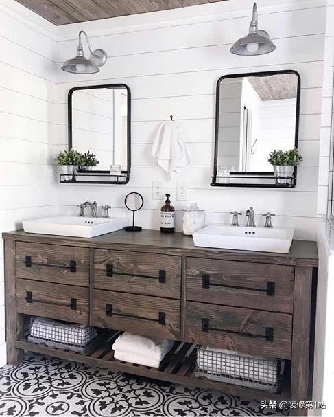 美妆第一步，卫生间装修选好镜前灯