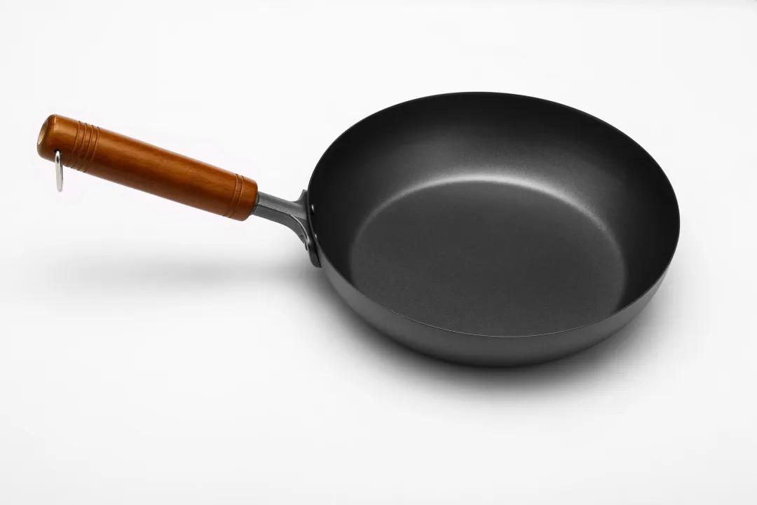 家里的不粘锅是什么涂层有毒么,不粘锅会致癌你还敢用吗