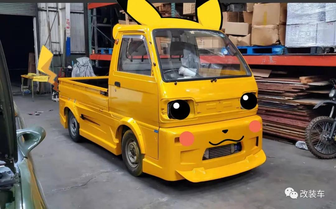 中置四驱五速手动的双门超跑，今晚我在秋名山等你