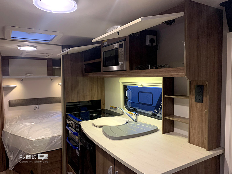 4.98万元拖挂房车,拖挂式房车2023款价格落地多少钱