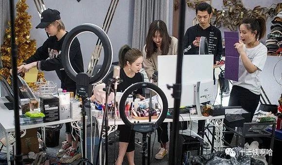 “传奇大女主”薇娅的直播江湖