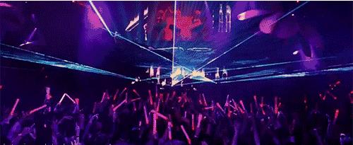 万元重金寻找K歌之王，carry青春全场，全民K歌争霸赛唱响锦里沟！​