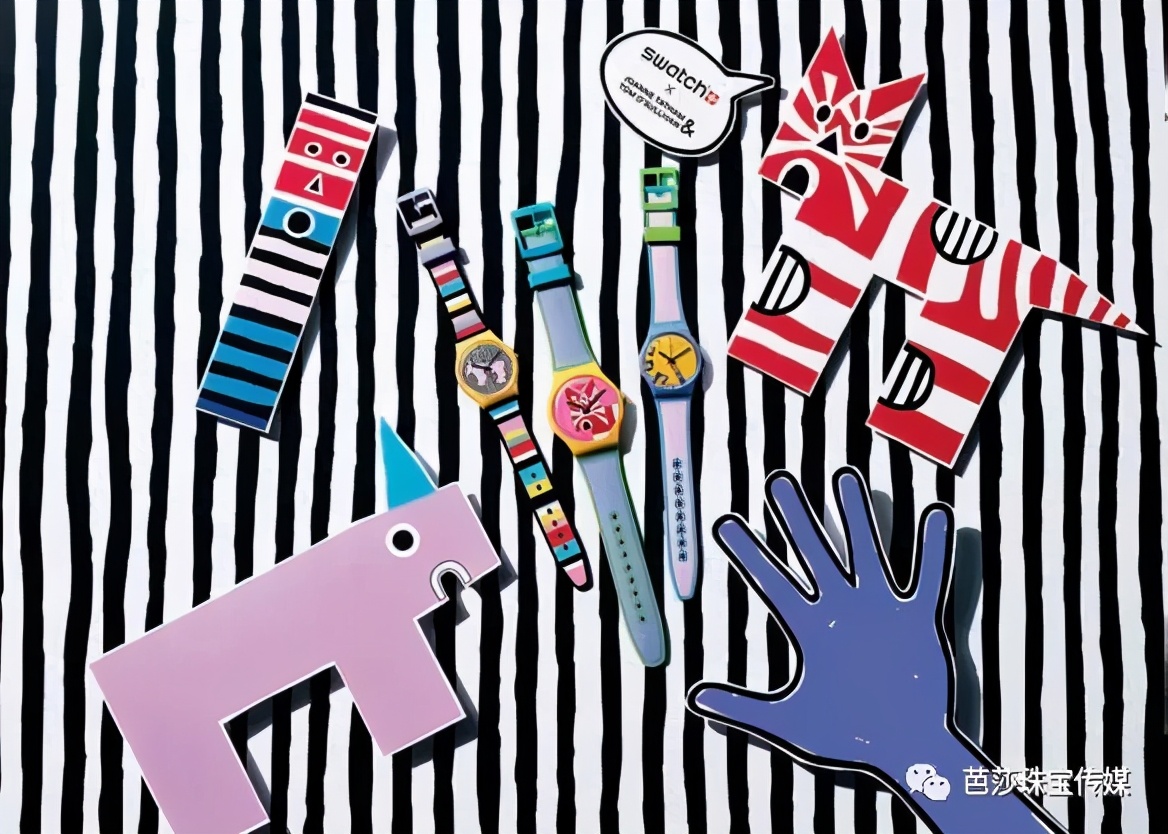 村上隆联名表出圈，谁说打工人配不上艺术表？