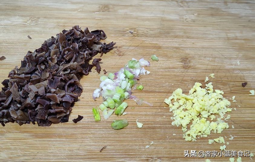 广州早茶店里的玉米饼怎么做,广东早茶香煎玉米饼不用皮