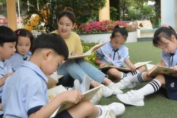 全民“子轩”热度刚退，新的烂大街名字袭来，老师听了直呼头疼