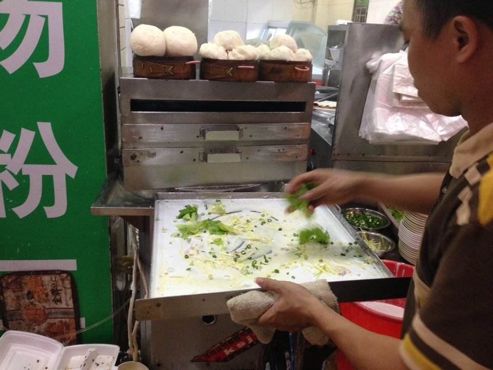 广东的早上从一碗肠粉开始,广州早餐肠粉