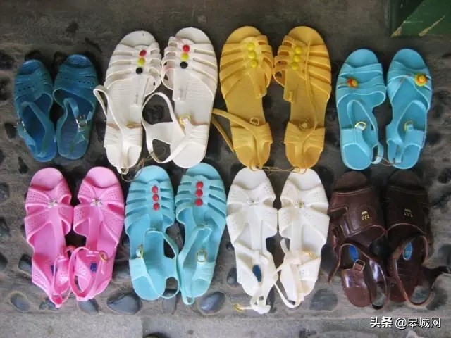 曾经这种衣服在六安夏天人手一件，穿过的都老了