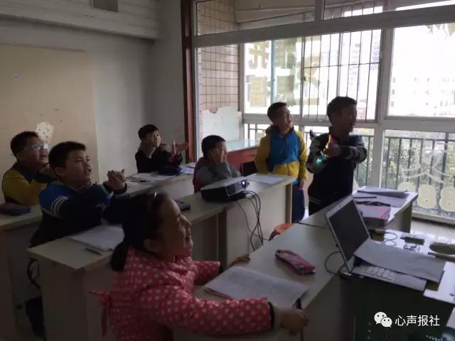 温暖一双手四年级作文,一双温暖的手作文600字