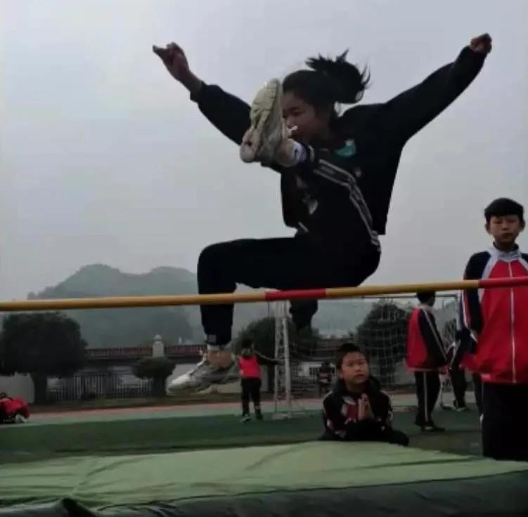 鐮磋В浣撹川鍥板,鐮磋В杩愬姩甯歌璇尯杩堝悜鍋ュ悍鍓嶆部