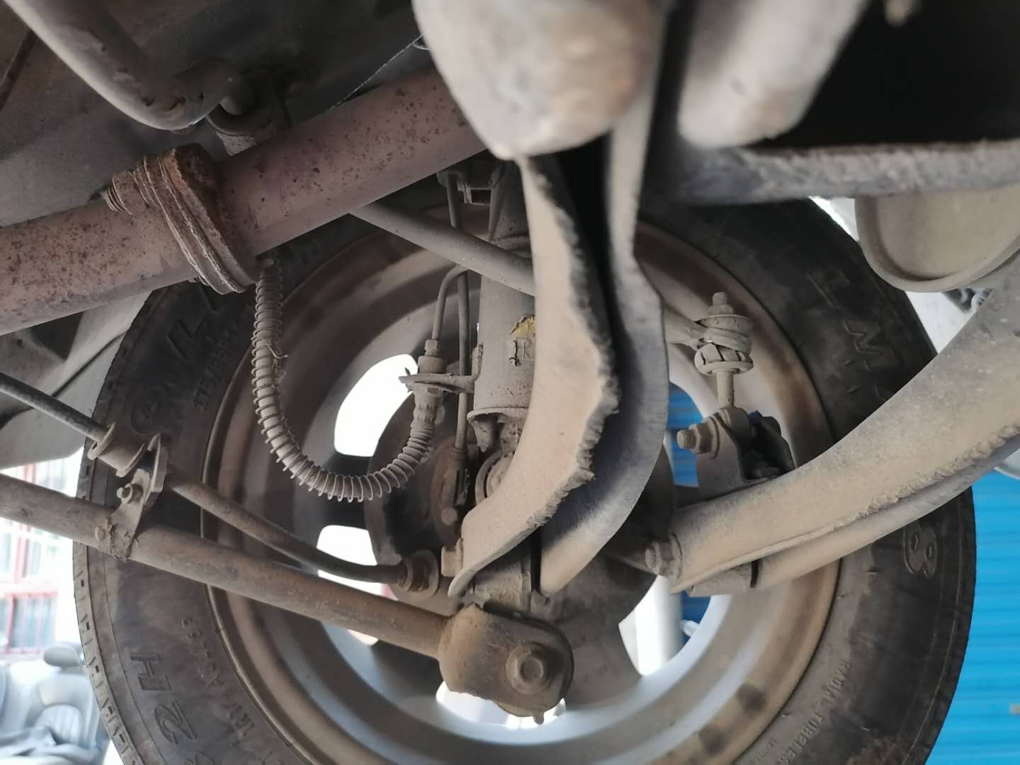 发动机漏油维修费用明细表,发动机漏油花了3000