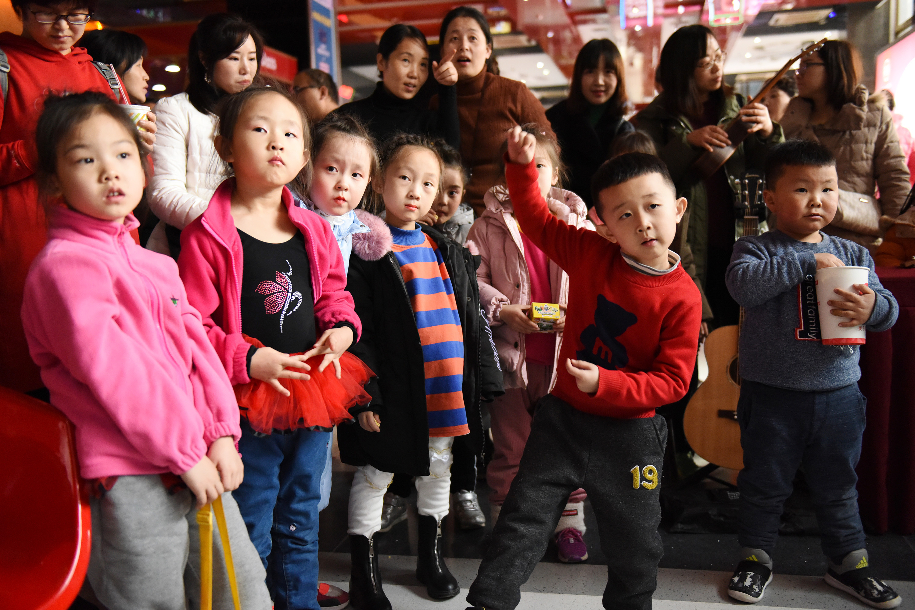 “欣慰孩子上台锻炼后的成长”——太平洋影城萌宝cos大赛侧记