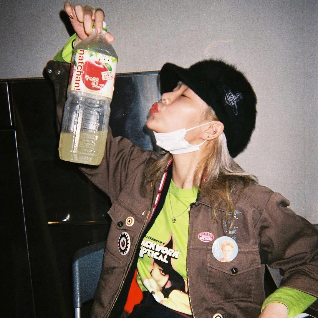 做权志龙闺蜜有多幸福?全球限定随便送:今晚我们都是柠檬精女孩