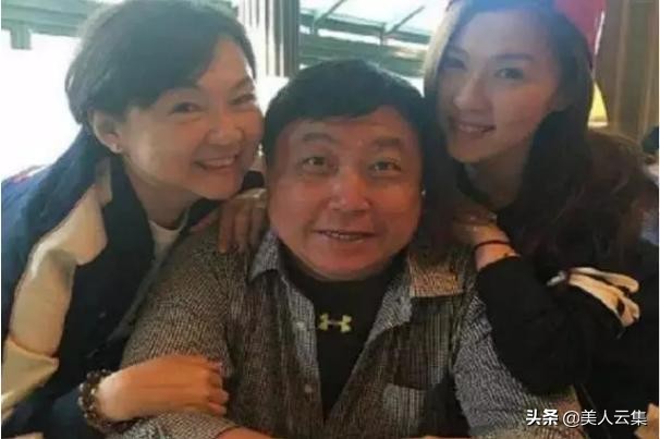 “性感*星艳**”邱淑贞：媚而不俗，娇艳欲滴，活在无数少男的*梦春**里