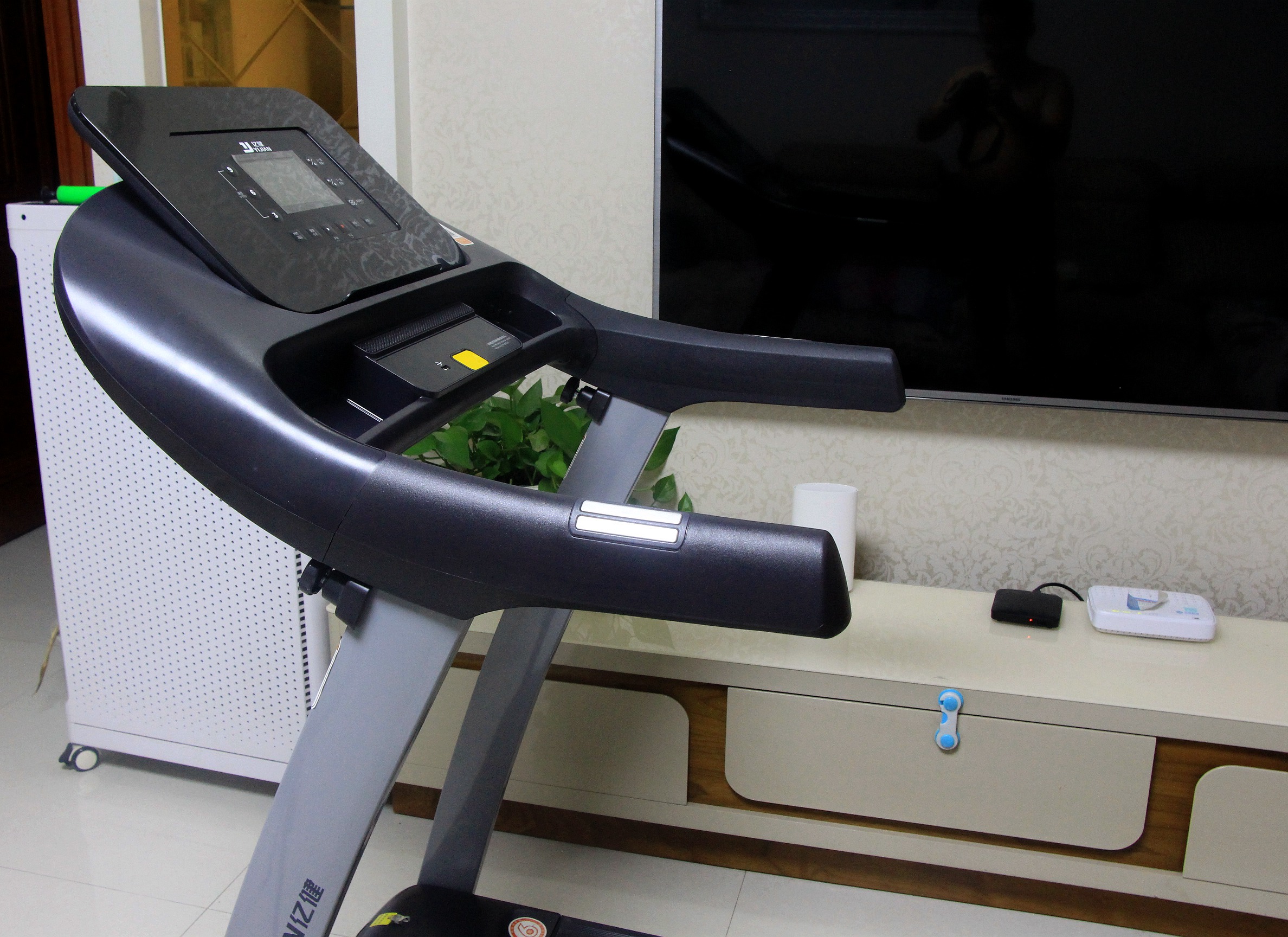 亿健跑步机最新款是哪个型号,亿健智能跑步机m1评测