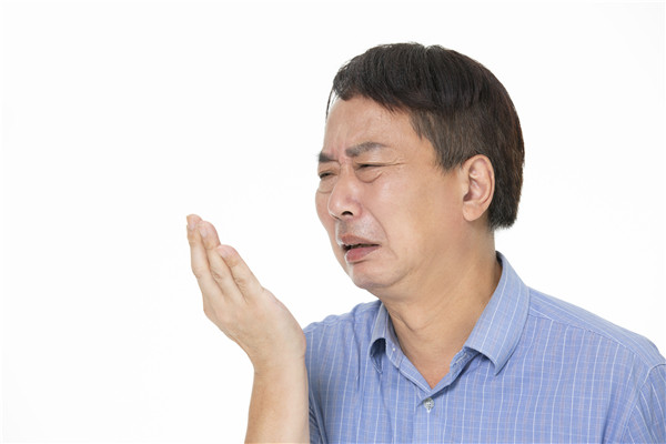 一张嘴就有异味是怎么回事,一张嘴就有口臭味怎么办