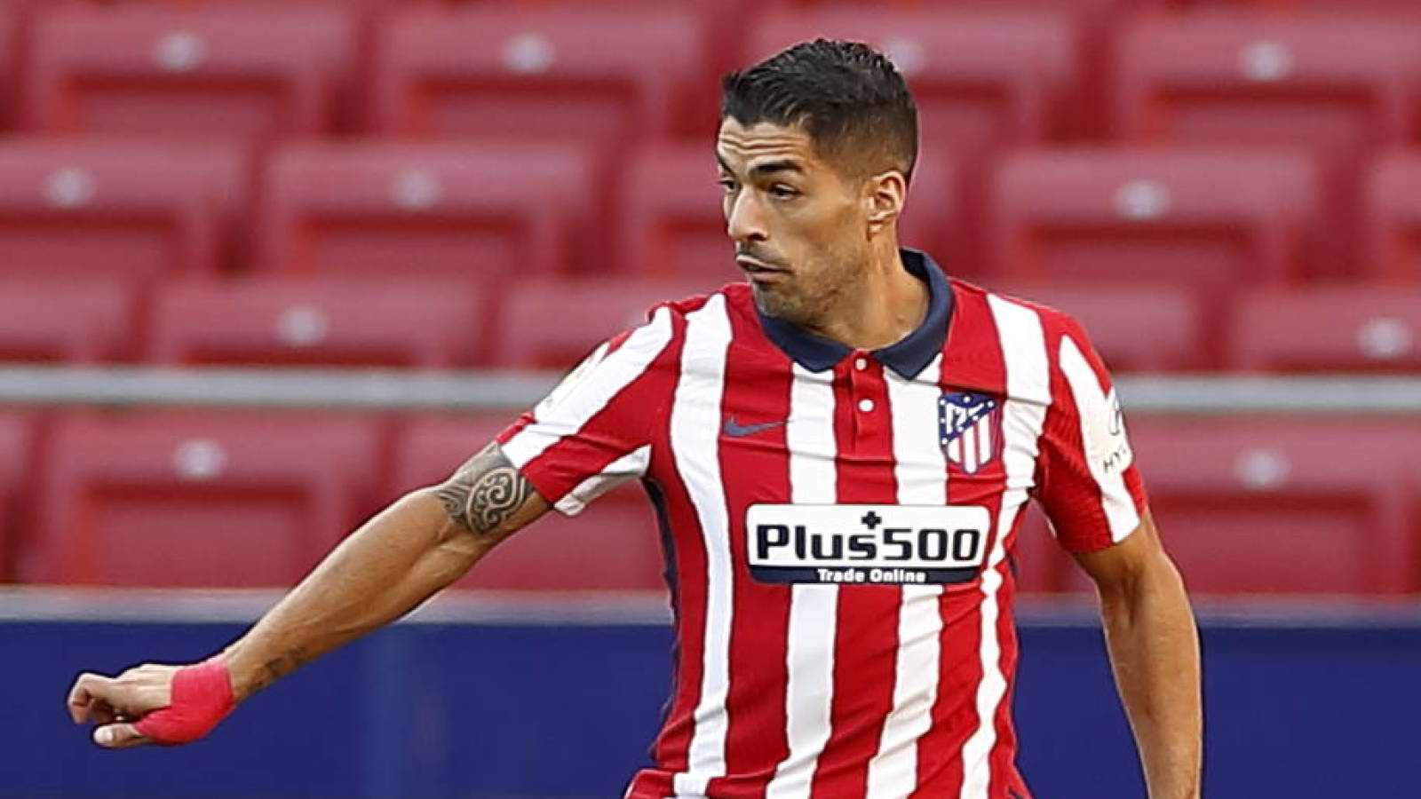 乌拉圭神锋苏亚雷斯精彩瞬间,苏亚雷斯50个进球视频