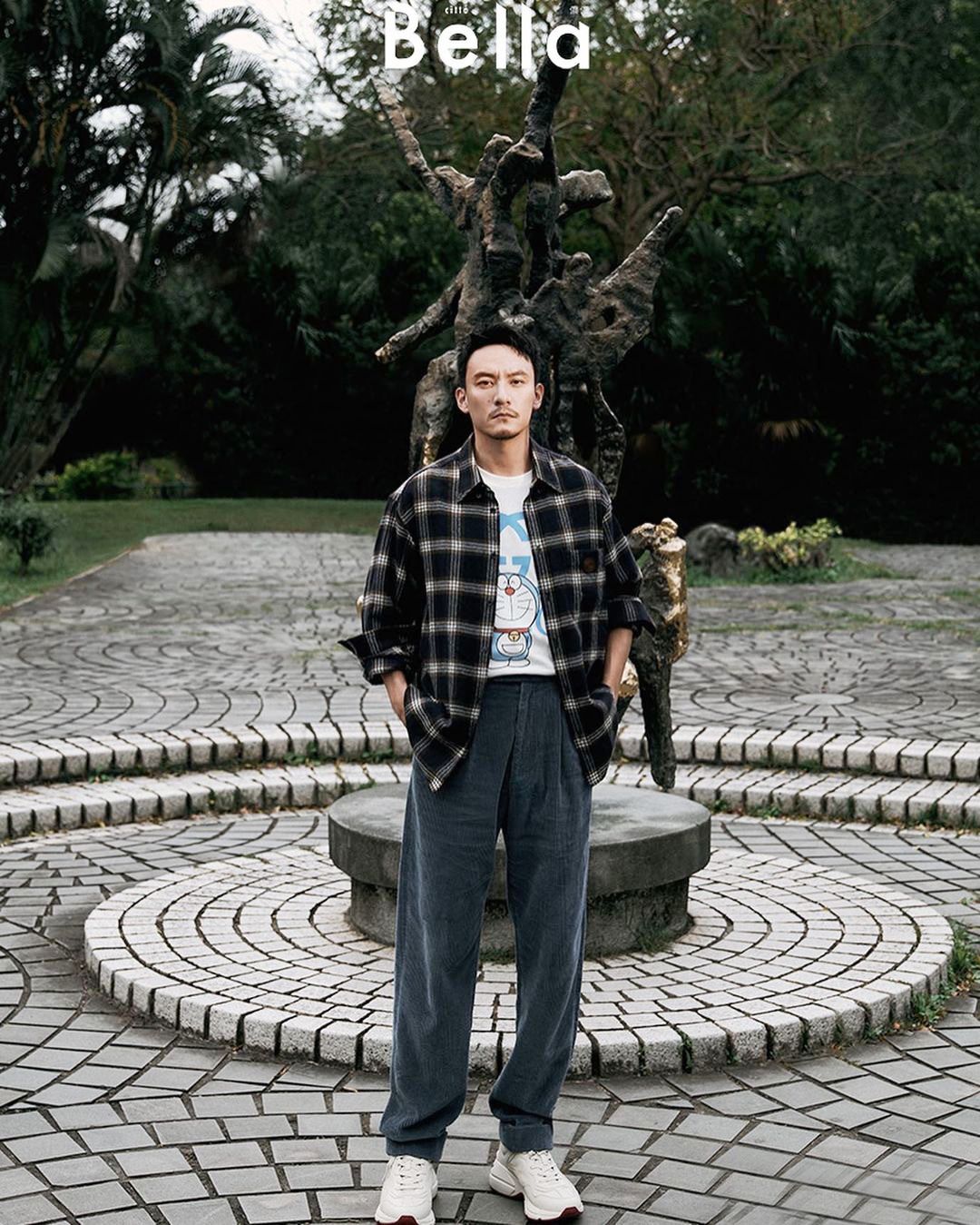 沉稳冷峻张震新写真彰显成熟魅力,张震穿西服